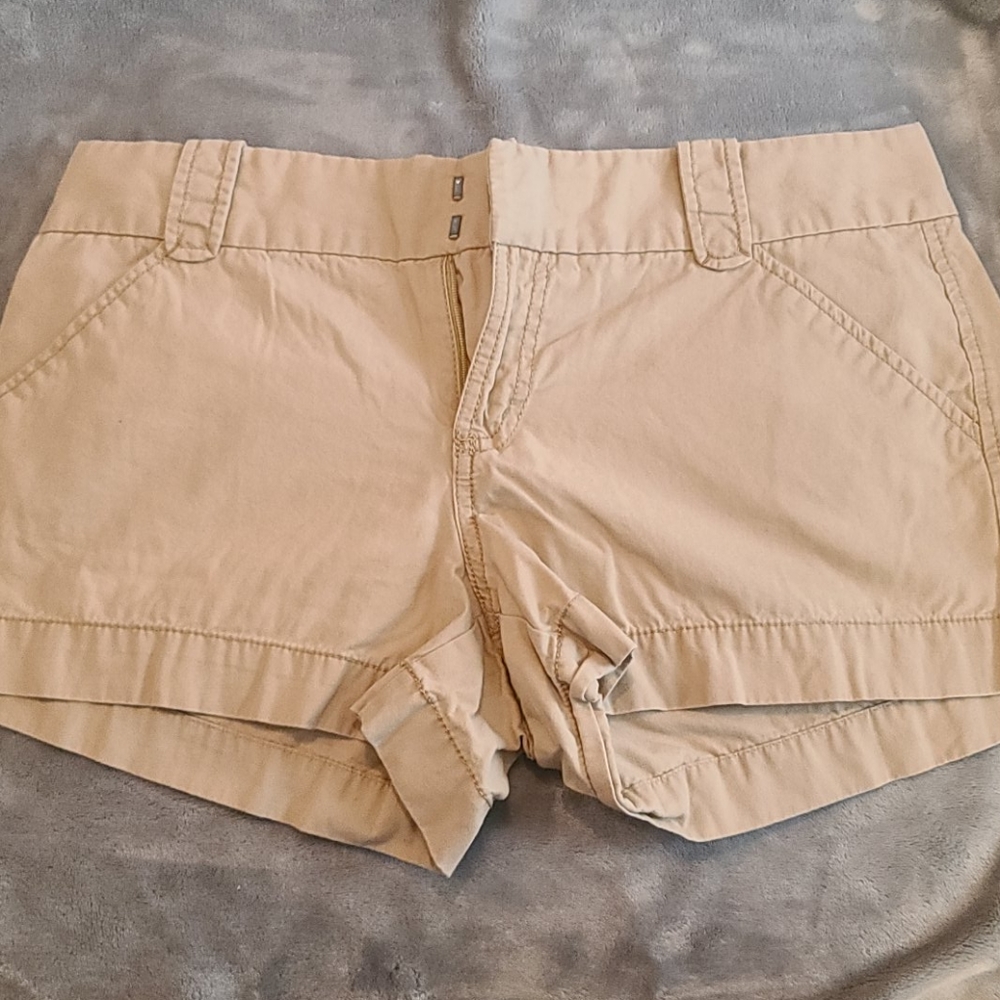 Kahki shorts